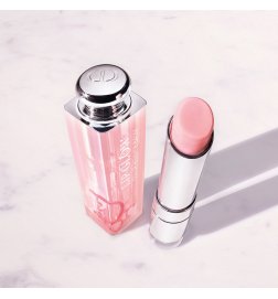 Dior Addict Lip Glow - Baume à lèvres révélateur de couleur naturelle - hydratation 24h - 97% d'ingrédients d'origine naturelle